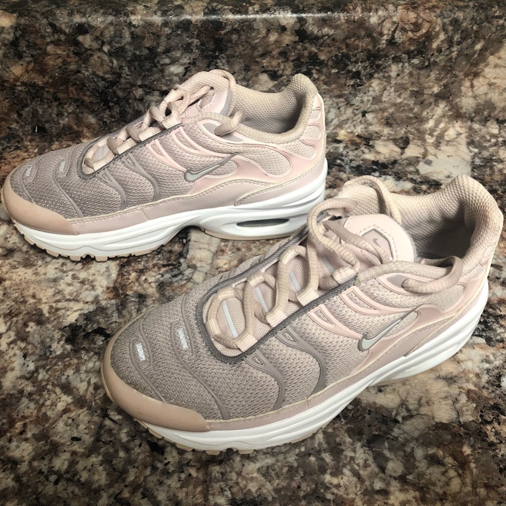 Lil girls Nike shoes